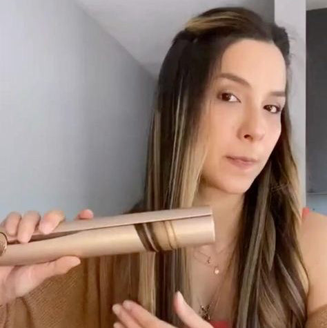 Straightener 2-in-1-Attract looks with flexible curls or perfect smoothing